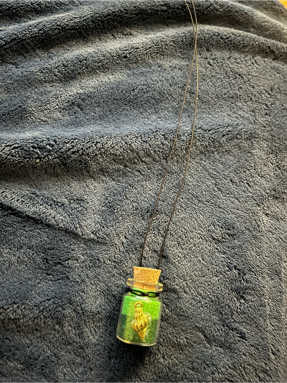Green Seashell Fairy Potion Glitter Bottle Necklace w/ Pendant